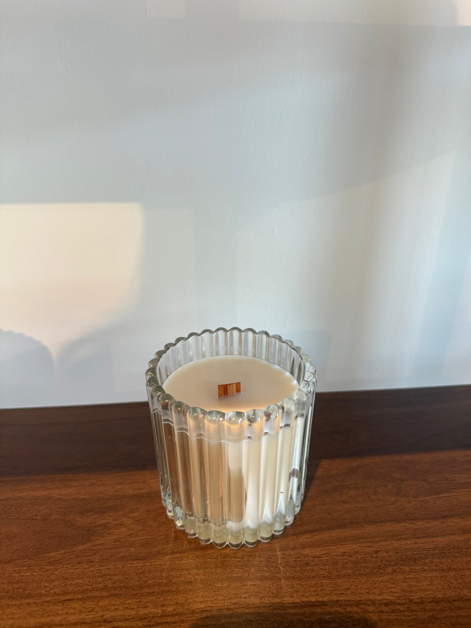 Opulence Noir Ribbed Candle